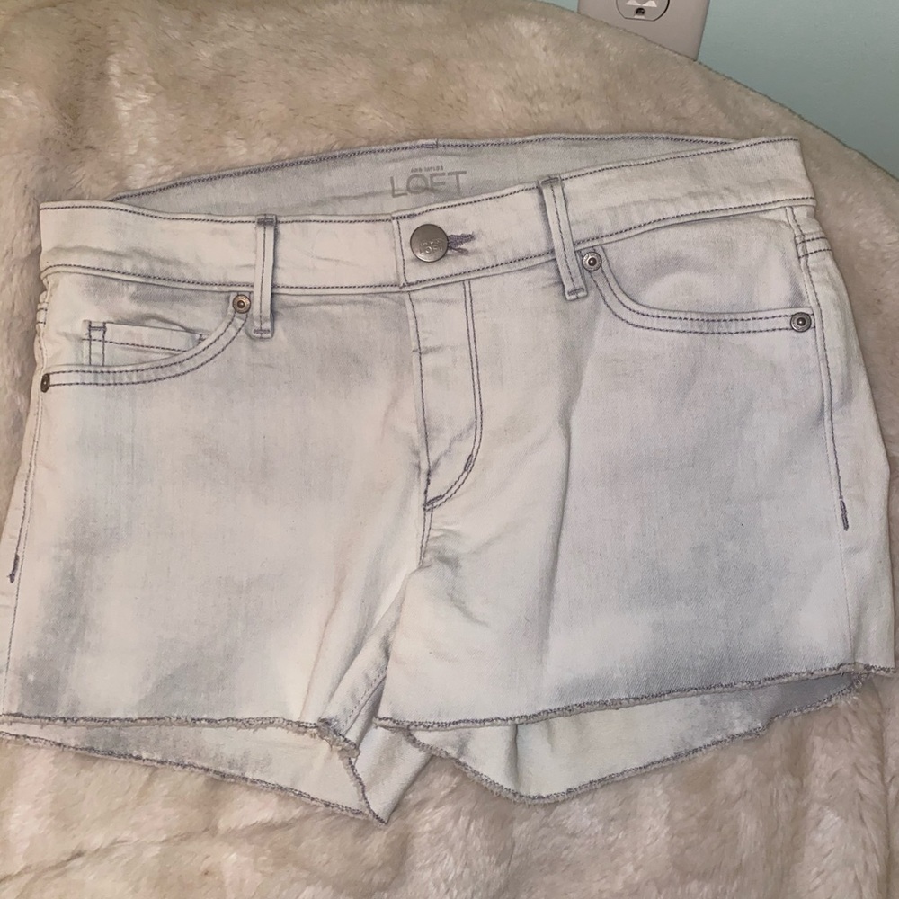 LIGHT WASH LOFT DENIUM SHORTS
